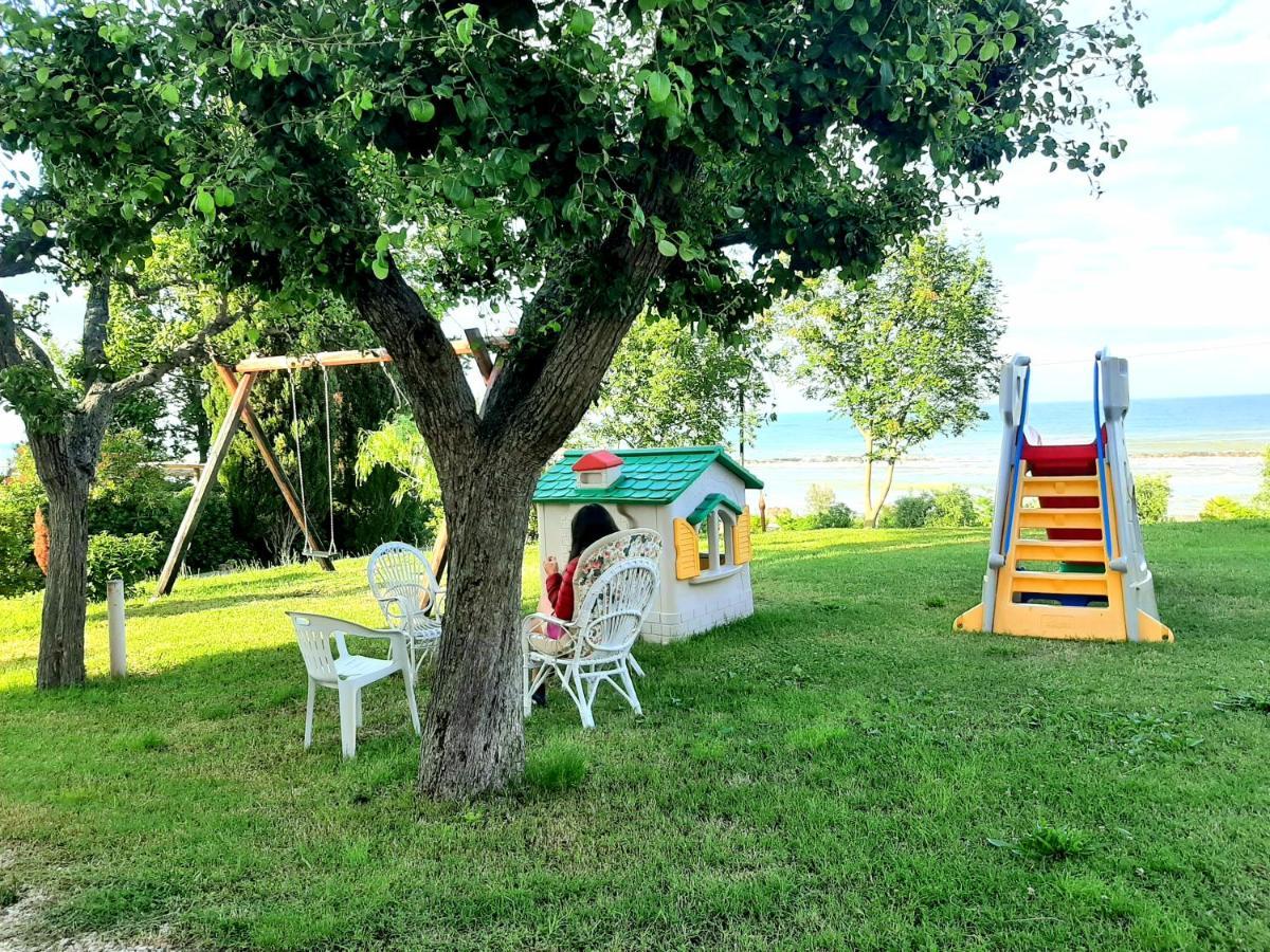 Bio Agriturismo Mare In Campagna Campofilone Exterior photo