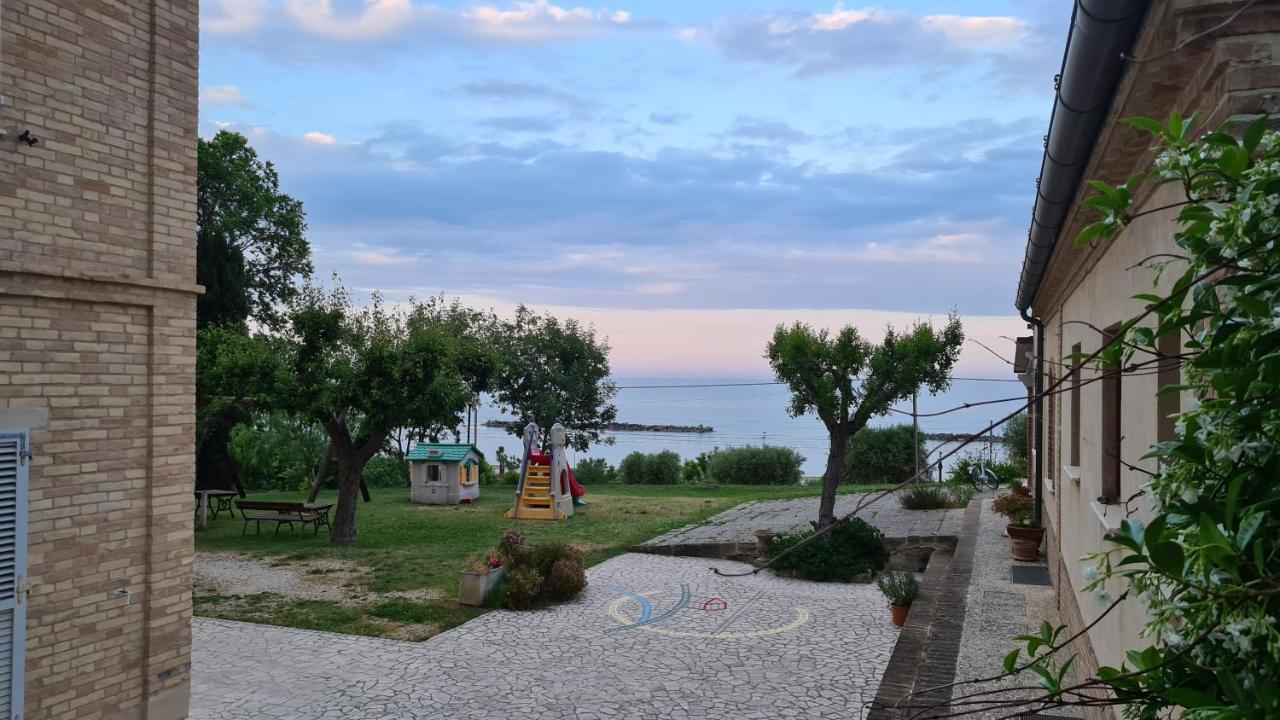 Bio Agriturismo Mare In Campagna Campofilone Exterior photo